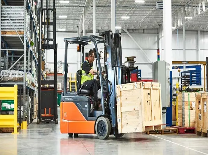 Lityum depolama, Toyota forkliftlerin elektrik dönüşümü için lityum fosfat pil sağlar