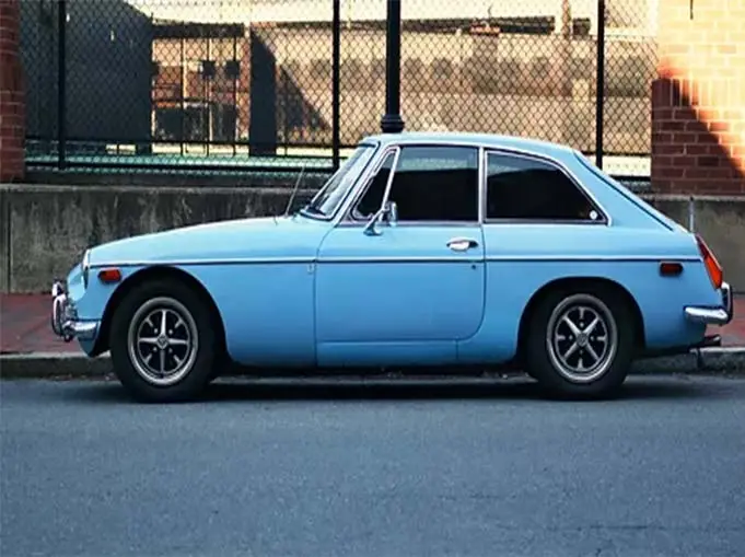 İngiltere elektrikli klasik otomobiller için lityum depolamadan VDA modülleri